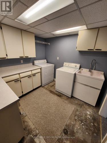46 Radcliffe Crescent, London, ON - Indoor Photo Showing Laundry Room