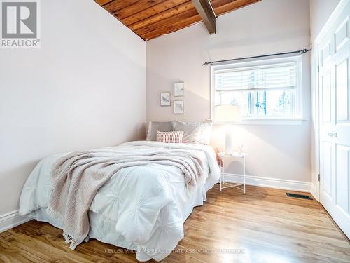 8 Terry Street, Caledon, ON - Indoor Photo Showing Bedroom