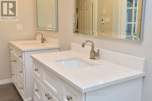 4217 Gleneagles Court, Burlington, ON - Indoor Photo Showing Bathroom