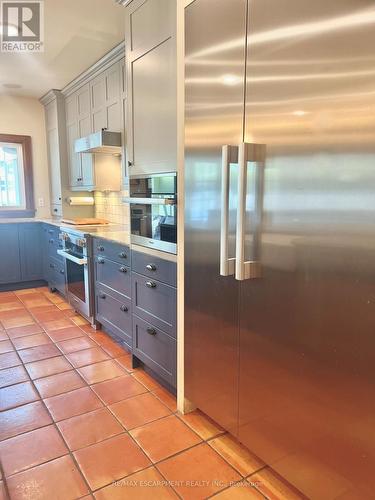19 Jackson Avenue, Toronto, ON - Indoor Photo Showing Kitchen With Upgraded Kitchen