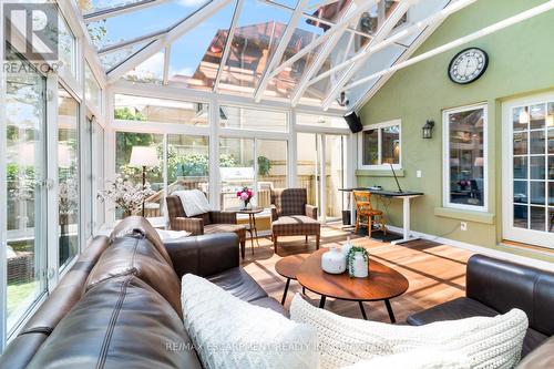 19 Jackson Avenue, Toronto, ON - Indoor Photo Showing Living Room