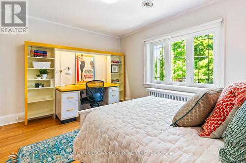 19 Jackson Avenue, Toronto, ON - Indoor Photo Showing Bedroom
