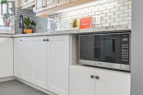 10 - 2145 Sherobee Road, Mississauga (Cooksville), ON - Indoor Photo Showing Kitchen