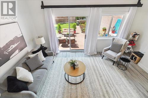 10 - 2145 Sherobee Road, Mississauga (Cooksville), ON - Indoor Photo Showing Living Room