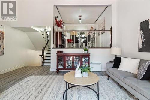 10 - 2145 Sherobee Road, Mississauga (Cooksville), ON - Indoor Photo Showing Living Room