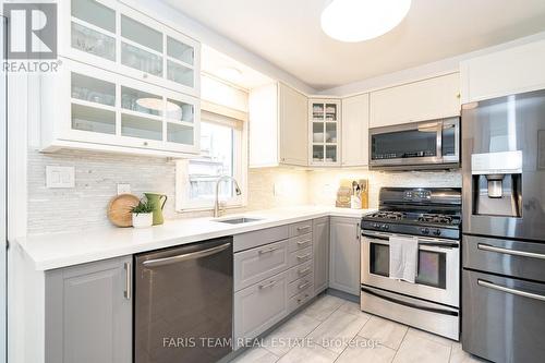 301 Silverthorn Avenue, Toronto, ON - Indoor Photo Showing Kitchen With Upgraded Kitchen