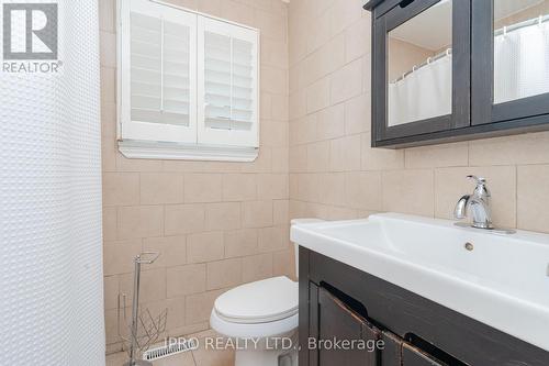 183 Clearbrooke Circle, Toronto, ON - Indoor Photo Showing Bathroom