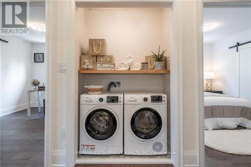 1017 Plains View Avenue, Burlington, ON - Indoor Photo Showing Laundry Room