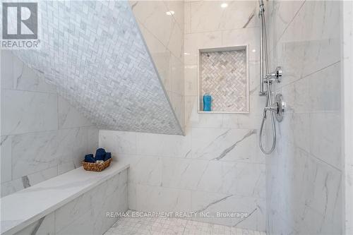 1017 Plains View Avenue, Burlington, ON - Indoor Photo Showing Bathroom