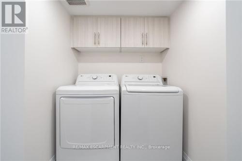1017 Plains View Avenue, Burlington, ON - Indoor Photo Showing Laundry Room