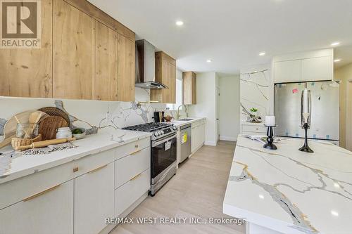 156 Commercial Street, Milton, ON - Indoor Photo Showing Kitchen