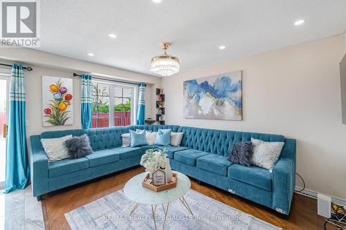 19 Checkerberry Crescent, Brampton, ON - Indoor Photo Showing Living Room