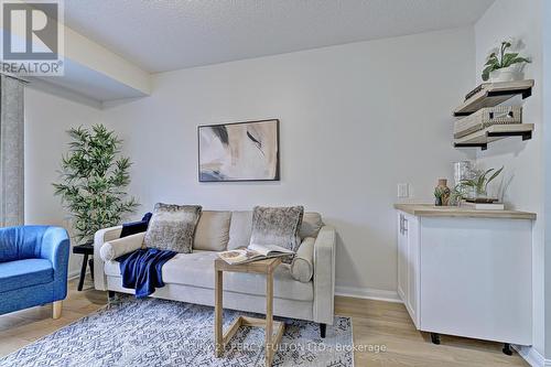 179 - 80 Acorn Place, Mississauga, ON - Indoor Photo Showing Living Room