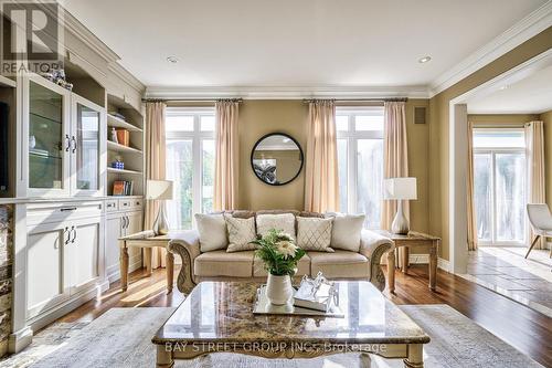 32 Ridgestone Drive, Richmond Hill, ON - Indoor Photo Showing Dining Room