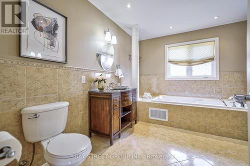 32 Ridgestone Drive, Richmond Hill, ON - Indoor Photo Showing Bathroom