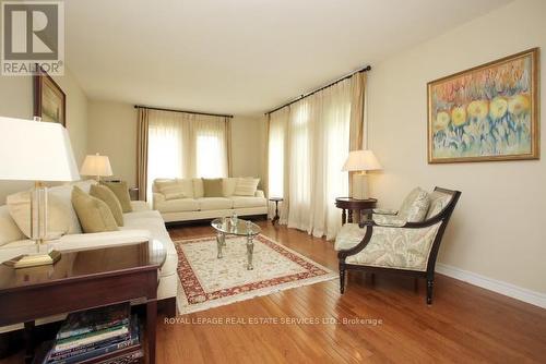 3395 Cajun Crescent, Mississauga, ON - Indoor Photo Showing Living Room