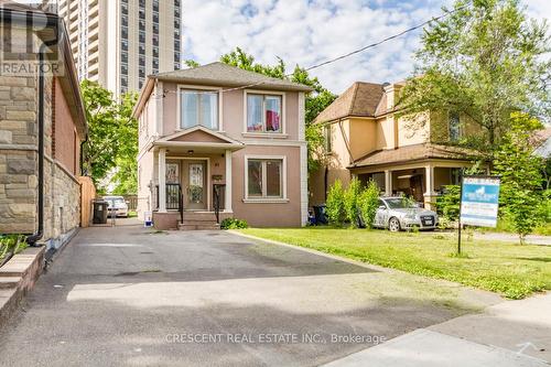 61 Buttonwood Avenue, Toronto, ON 