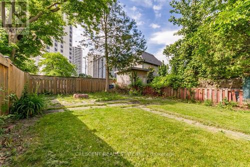 61 Buttonwood Avenue, Toronto, ON 