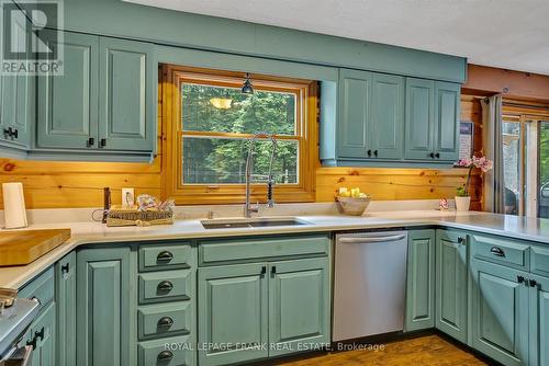 150 Adam And Eve Road, Galway-Cavendish And Harvey, ON - Indoor Photo Showing Kitchen