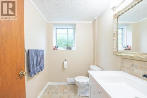 729 County Rd 49, Kawartha Lakes, ON - Indoor Photo Showing Bathroom