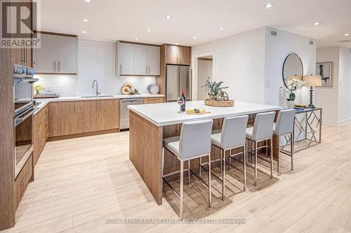 2008 - 175 Cumberland Street, Toronto, ON - Indoor Photo Showing Kitchen With Upgraded Kitchen