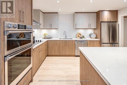 2008 - 175 Cumberland Street, Toronto, ON - Indoor Photo Showing Kitchen With Upgraded Kitchen