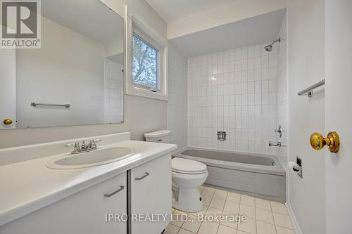 6302 Tenth Line, Mississauga, ON - Indoor Photo Showing Bathroom
