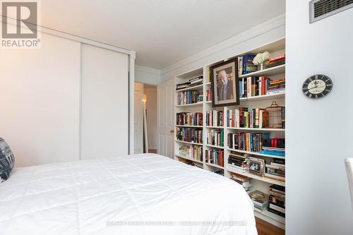 811 - 942 Yonge Street, Toronto, ON - Indoor Photo Showing Bedroom