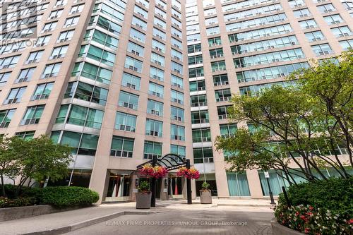 811 - 942 Yonge Street, Toronto, ON - Outdoor With Facade