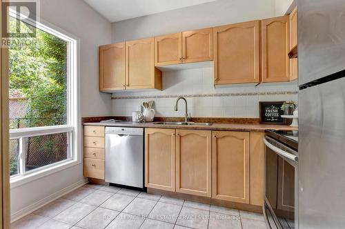 2317 Dalebrook Drive, Oakville, ON - Indoor Photo Showing Kitchen With Double Sink