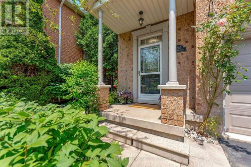 2317 Dalebrook Drive, Oakville, ON - Outdoor