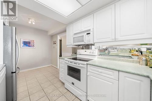 2104 - 215 Wynford Drive, Toronto, ON - Indoor Photo Showing Kitchen