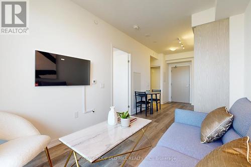 6807 - 55 Cooper Street, Toronto, ON - Indoor Photo Showing Living Room