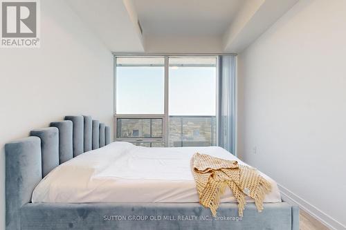 6807 - 55 Cooper Street, Toronto, ON - Indoor Photo Showing Bedroom