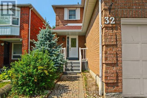 32 Tipton Crescent, Ajax (Central West), ON - Outdoor