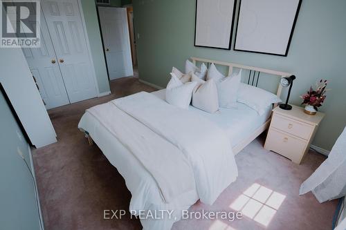 44 Knotwood Crescent, Toronto, ON - Indoor Photo Showing Bedroom