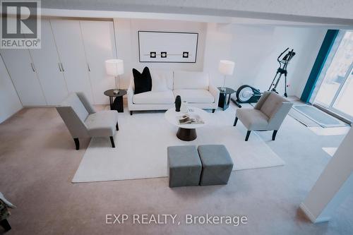 44 Knotwood Crescent, Toronto, ON - Indoor Photo Showing Other Room