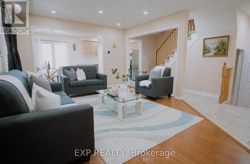 44 Knotwood Crescent, Toronto, ON - Indoor Photo Showing Living Room