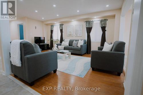 44 Knotwood Crescent, Toronto, ON - Indoor Photo Showing Living Room