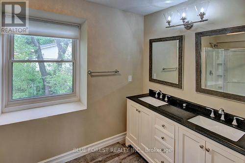 577 Middlewoods Drive, London, ON - Indoor Photo Showing Bathroom