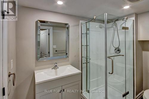 577 Middlewoods Drive, London, ON - Indoor Photo Showing Bathroom