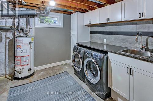 577 Middlewoods Drive, London, ON - Indoor Photo Showing Laundry Room