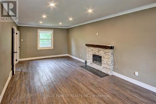 577 Middlewoods Drive, London, ON - Indoor With Fireplace