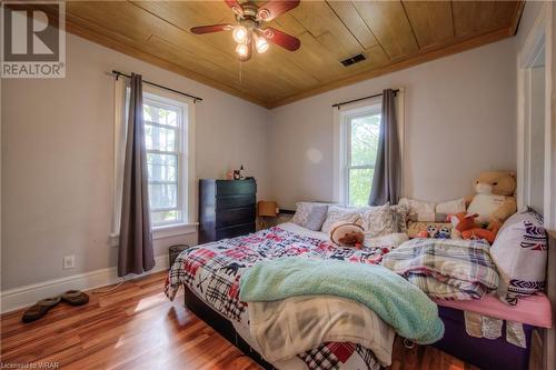 332 Queen Street W, Cambridge, ON - Indoor Photo Showing Bedroom