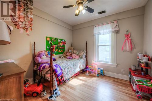 332 Queen Street W, Cambridge, ON - Indoor Photo Showing Bedroom