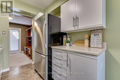 33 - 1845 Aldersbrook Road, London, ON - Indoor Photo Showing Kitchen