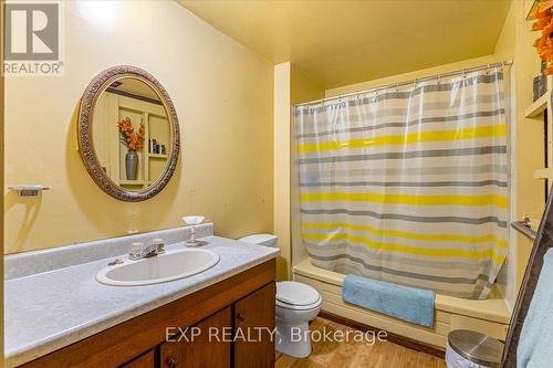 296 Nassau Street, Oshawa, ON - Indoor Photo Showing Bathroom