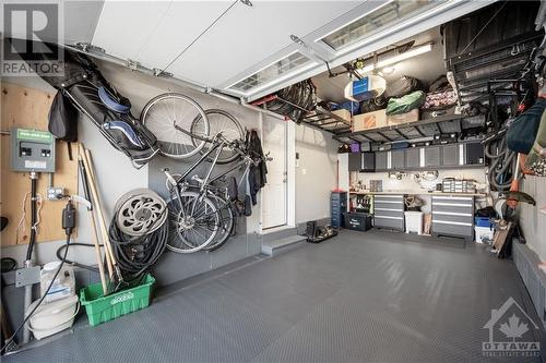 560 Chimney Corner Terrace, Ottawa, ON - Indoor Photo Showing Garage