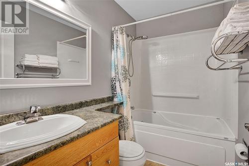 455 Christopher Road, Saskatoon, SK - Indoor Photo Showing Bathroom