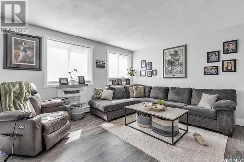 13 2410 Louise Street, Saskatoon, SK - Indoor Photo Showing Living Room